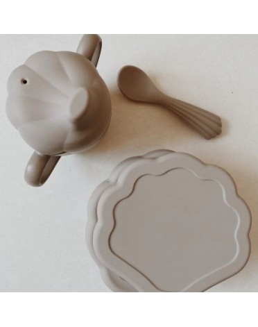 Konges Sløjd, Set coquillage, Set vaisselle 3 pièces Warm grey, Disponible en différentes versions